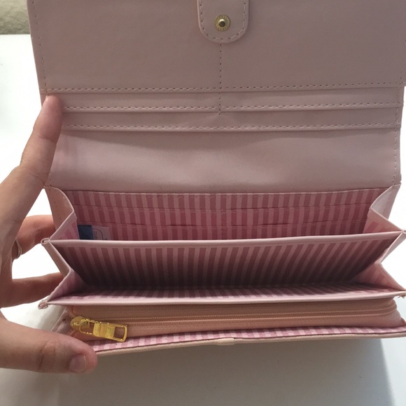 Pink Wallet - Picture 4 of 6